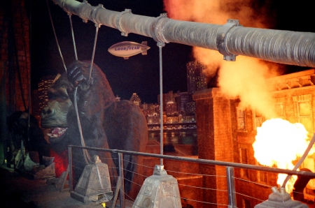 King Kong shaking the tram bridge at Universal Studios, California